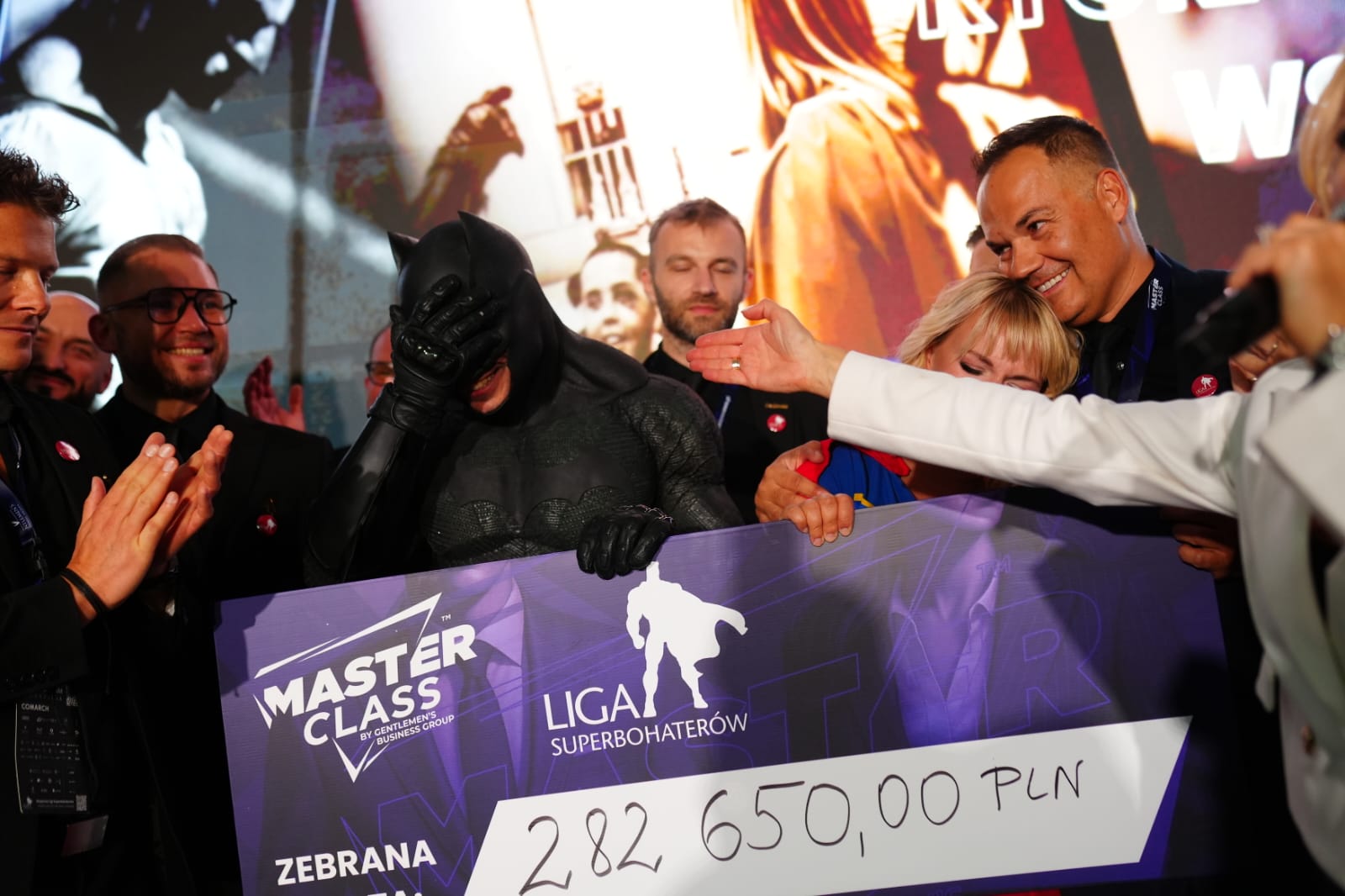 Batman z czekiem na finałowej licytacji